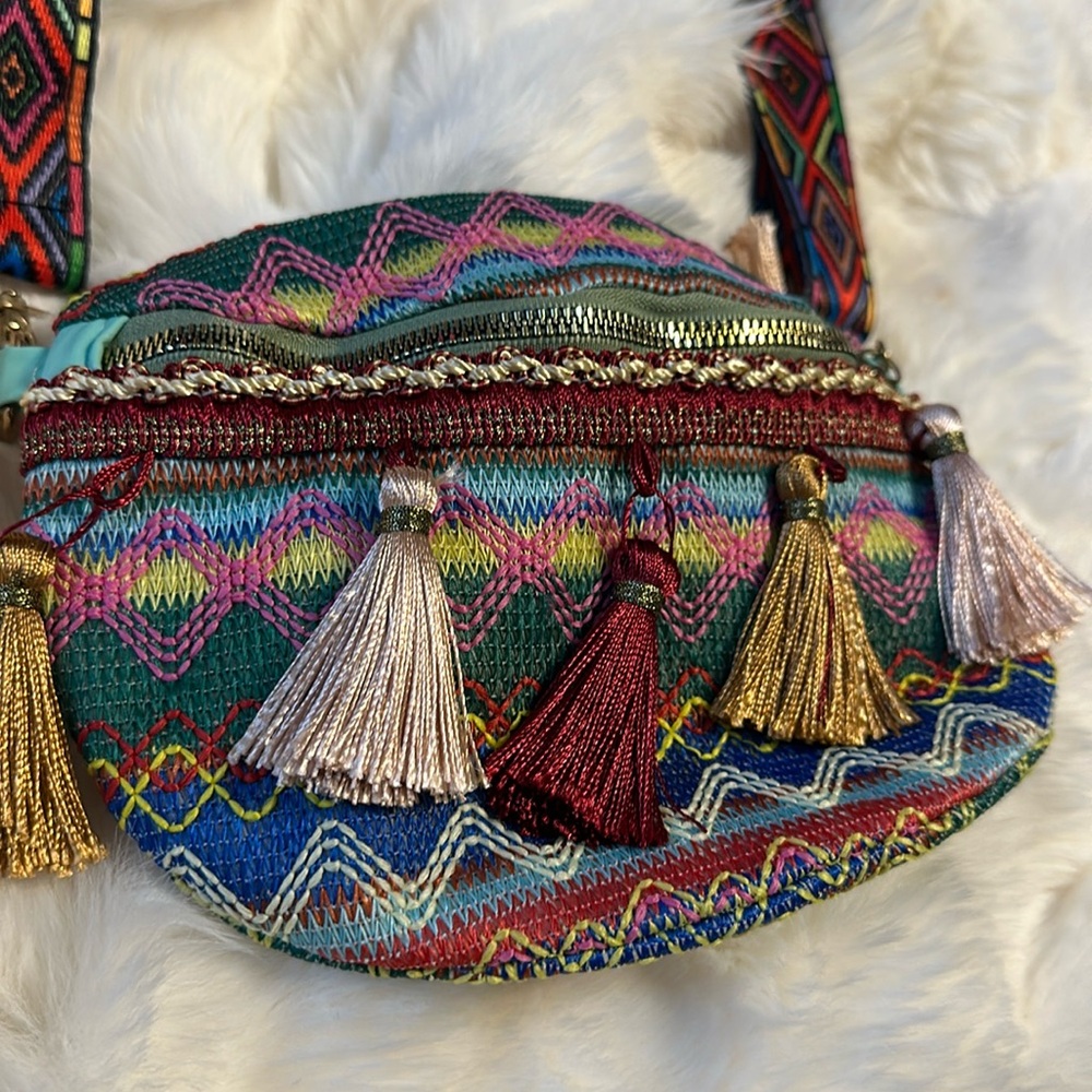 Super cute tassel fanny pack
